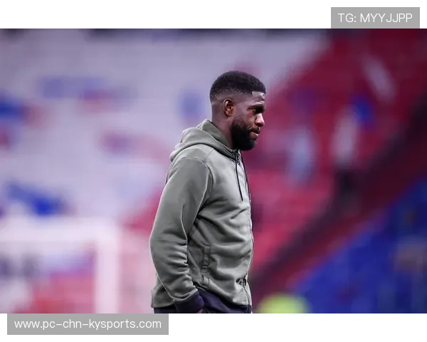 世界杯冠军中卫疑似重伤,球队未来亮红灯 世界杯冠军中卫疑似重伤,球队未来亮红灯